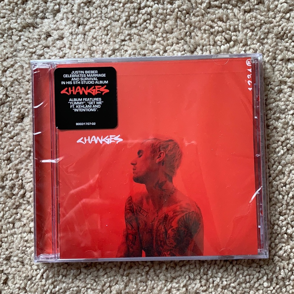 Justin Bieber changes CD